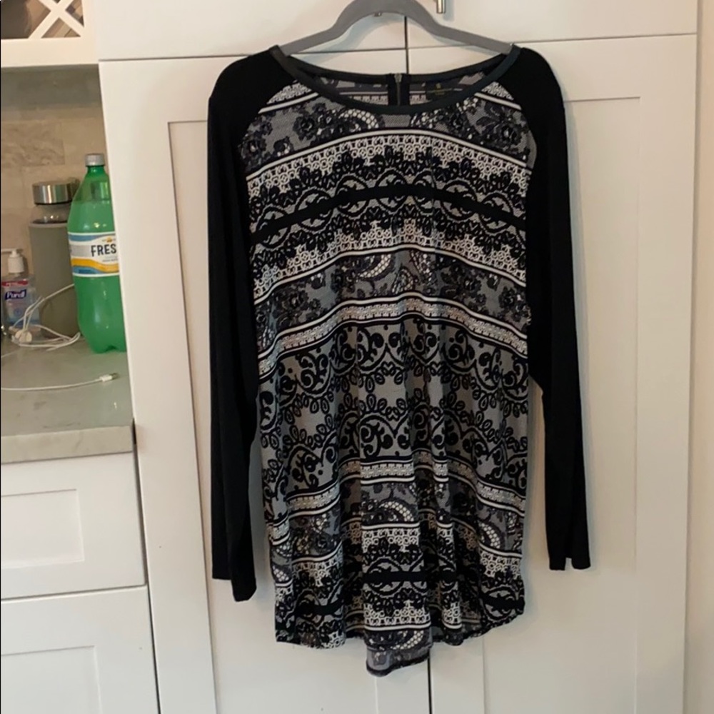 Blk/white tunic